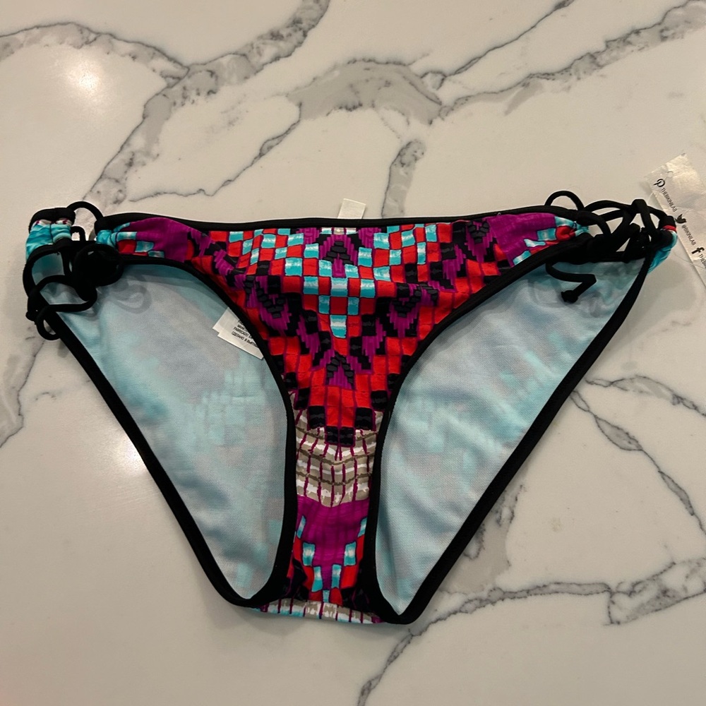 Adorable Tie Bikini Bottom NWT Size L Bikini Lab